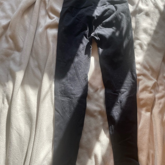 Lululemon seamless leggings - Picture 3 of 3